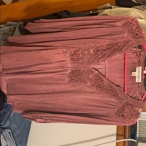 Women’s shirt size medium